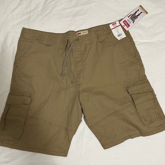 Wrangler Other - Wrangler drawstring waist cargo shorts